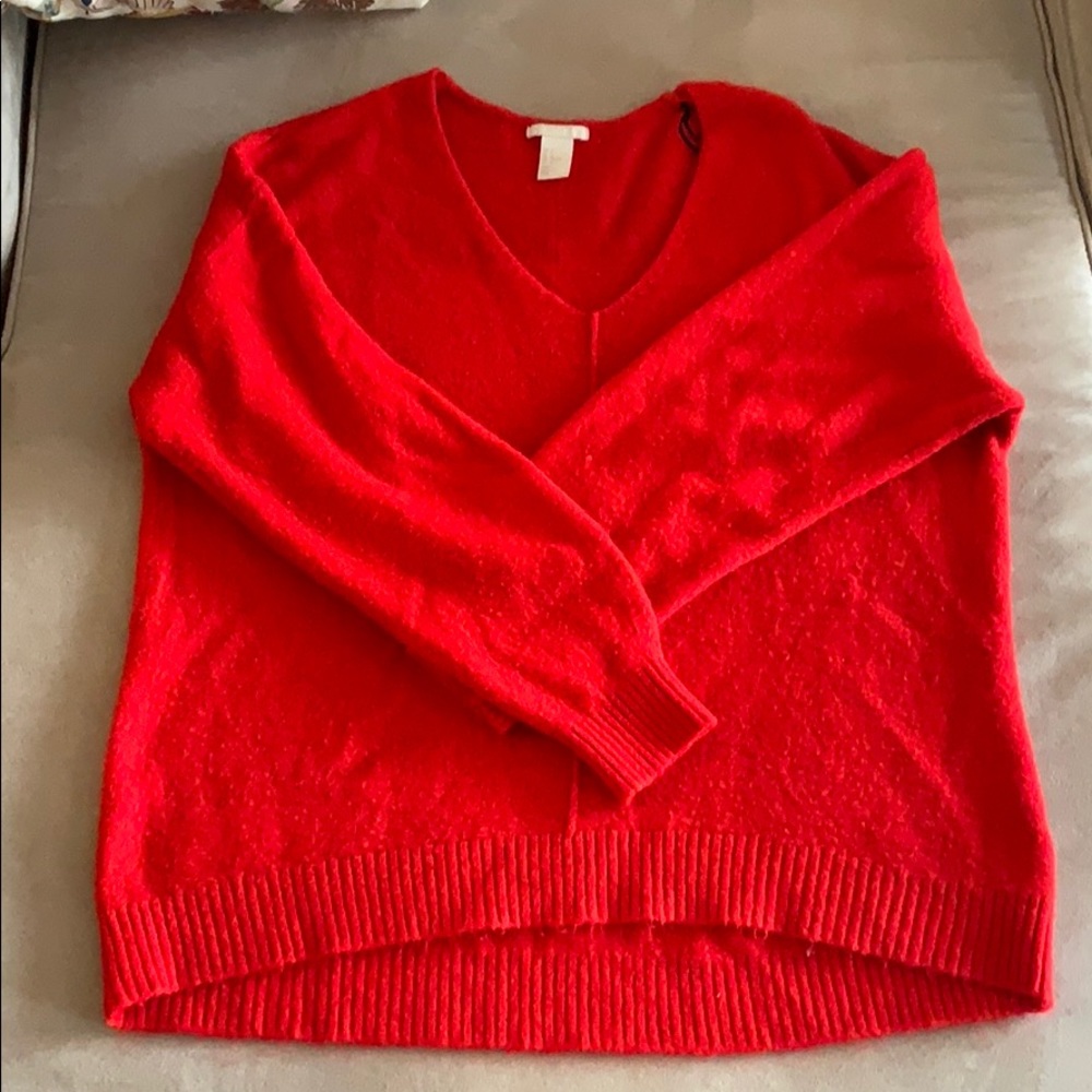 Red v neck H&M sweater oversized